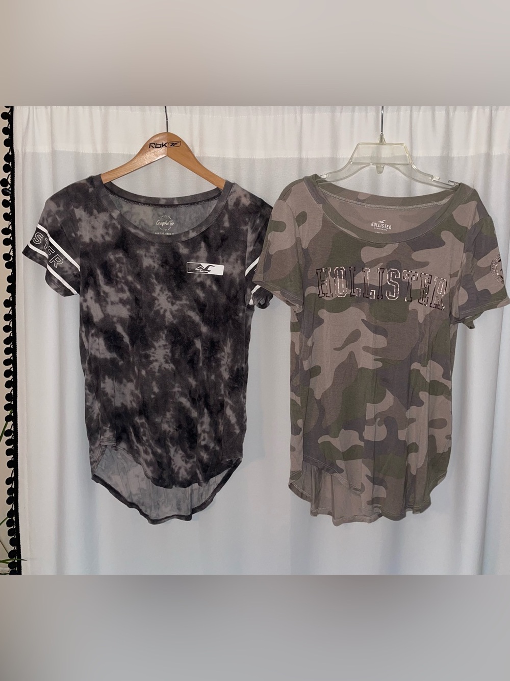 Bundle of 2 Hollister Flowy tee shirts women’s S XS camouflage tie dye short sle